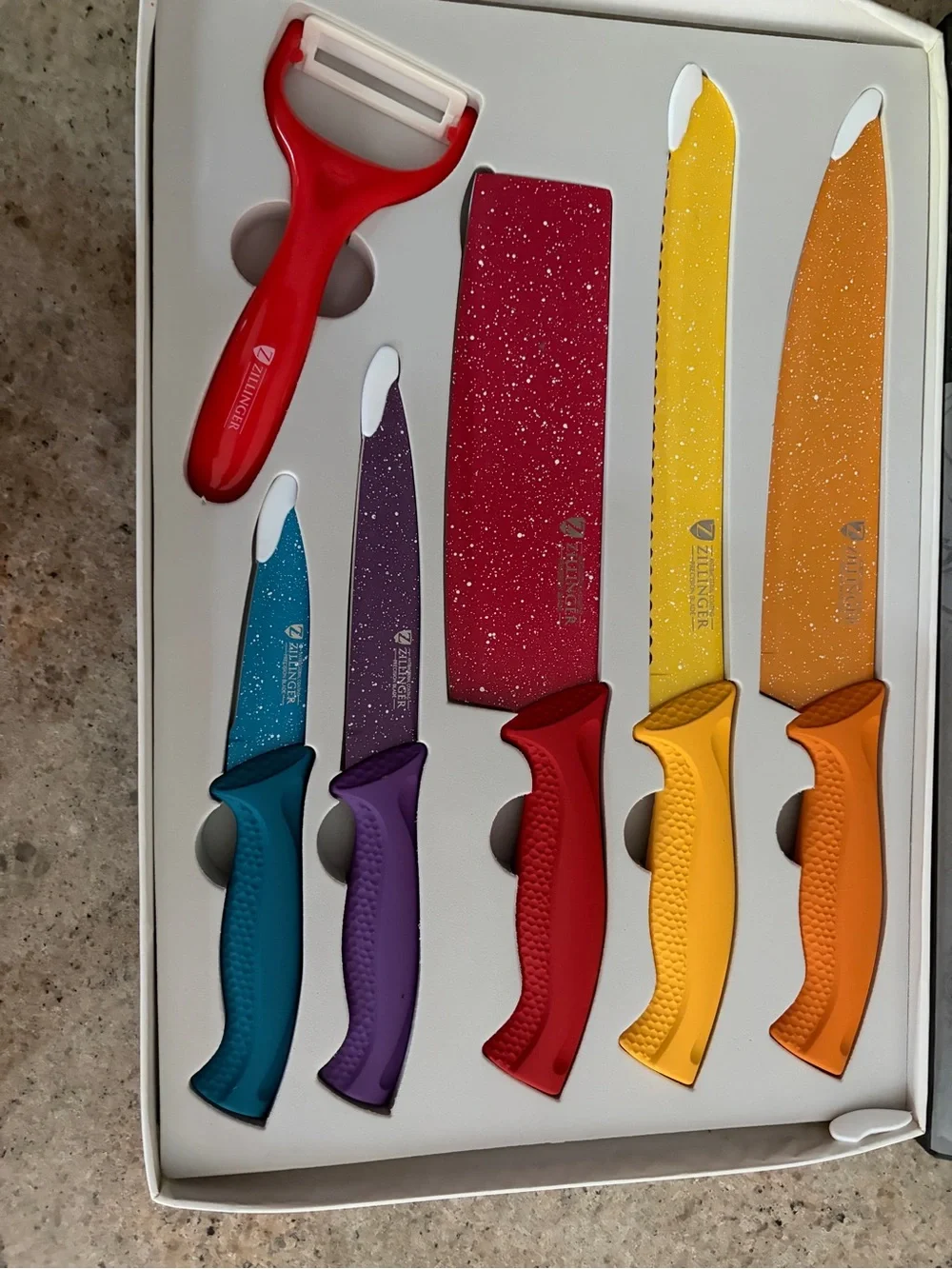 6-Piece Ceramic Knife Set with Peeler - New in a box